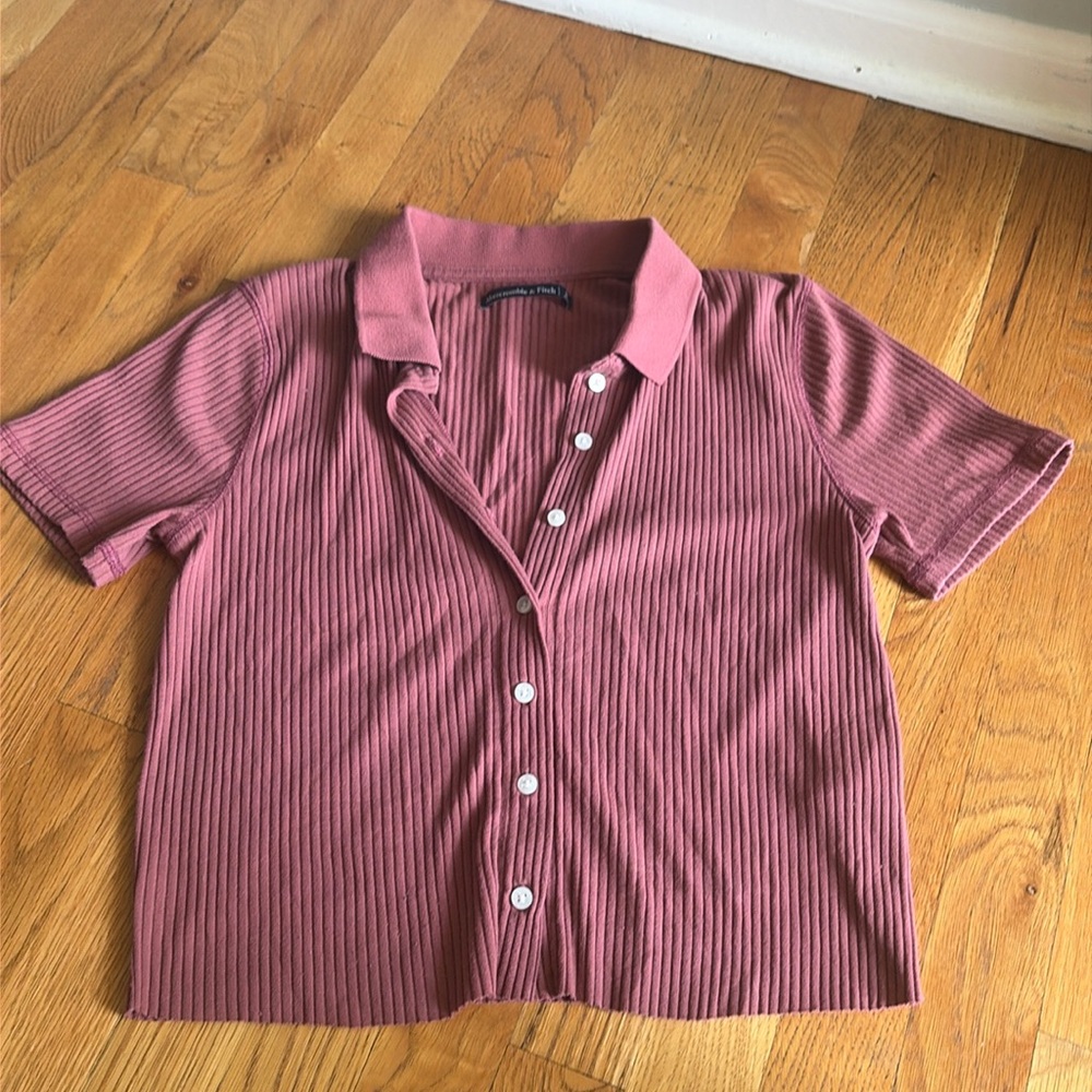 Abercrombie & Fitch Ribbed Collared Crop Top — Mauve — Size M 🌸